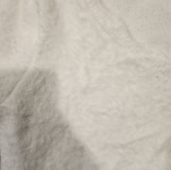 Francesca’s mi ami White Fuzzy V-Neck Sweater – Size Small - Picture 5 of 10